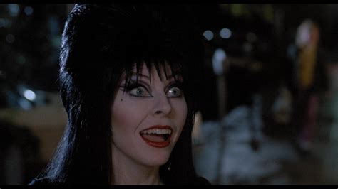 Elvira: Mistress of the Dark (1988) .